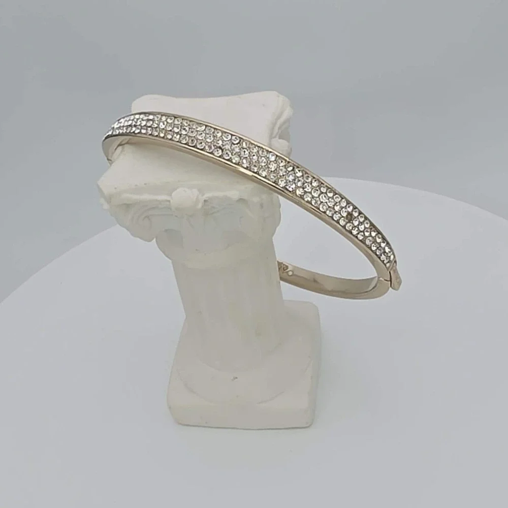 Vintage GIVENCHY Bracelet SWAROVSKI Pavé Crystal Bangle Hinged Gold Tone 6.75" - Picture 12 of 15